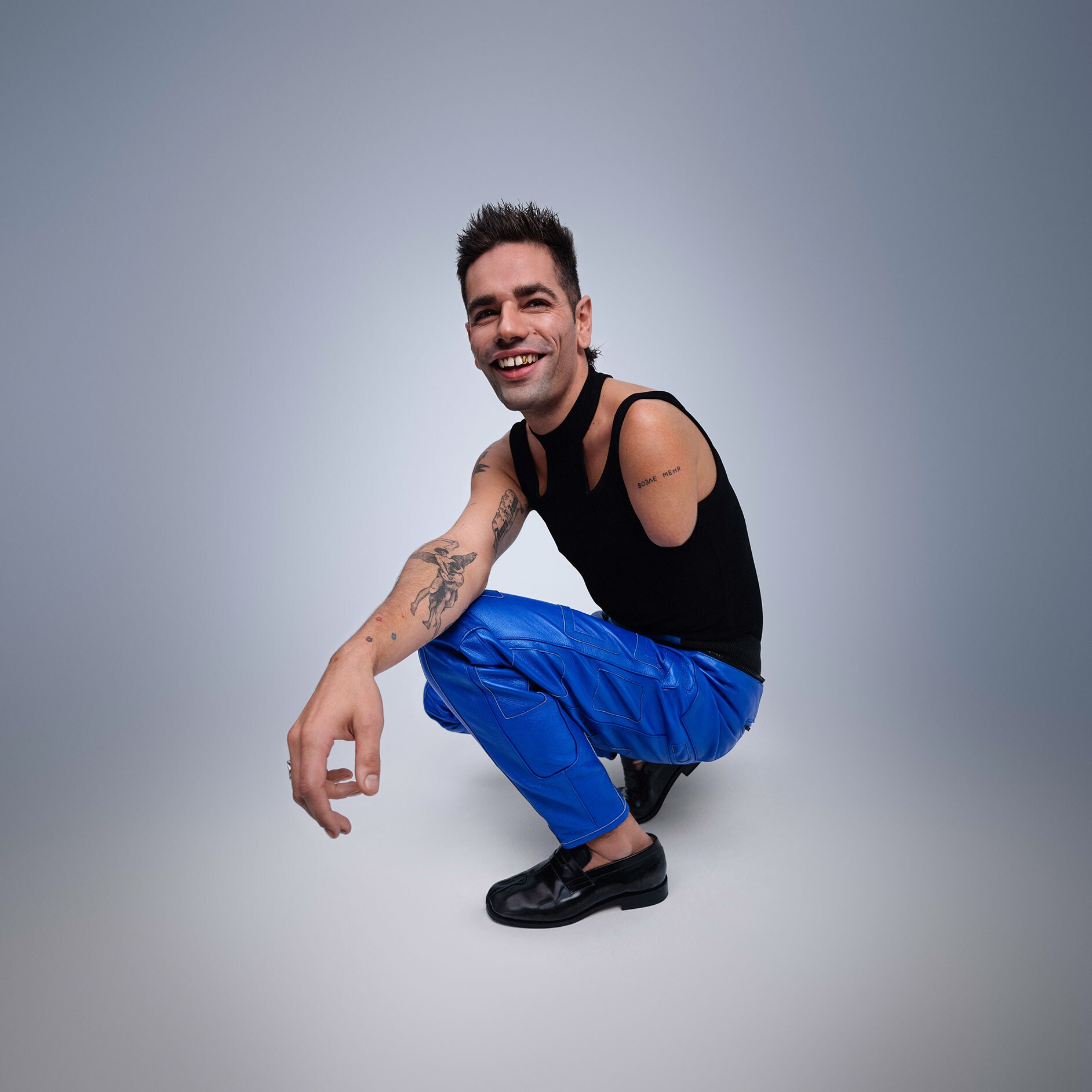 Individualitate | Sisteme de asistență la rulare | Mercedes-Benz Motiv cu un bărbat fără un braț.