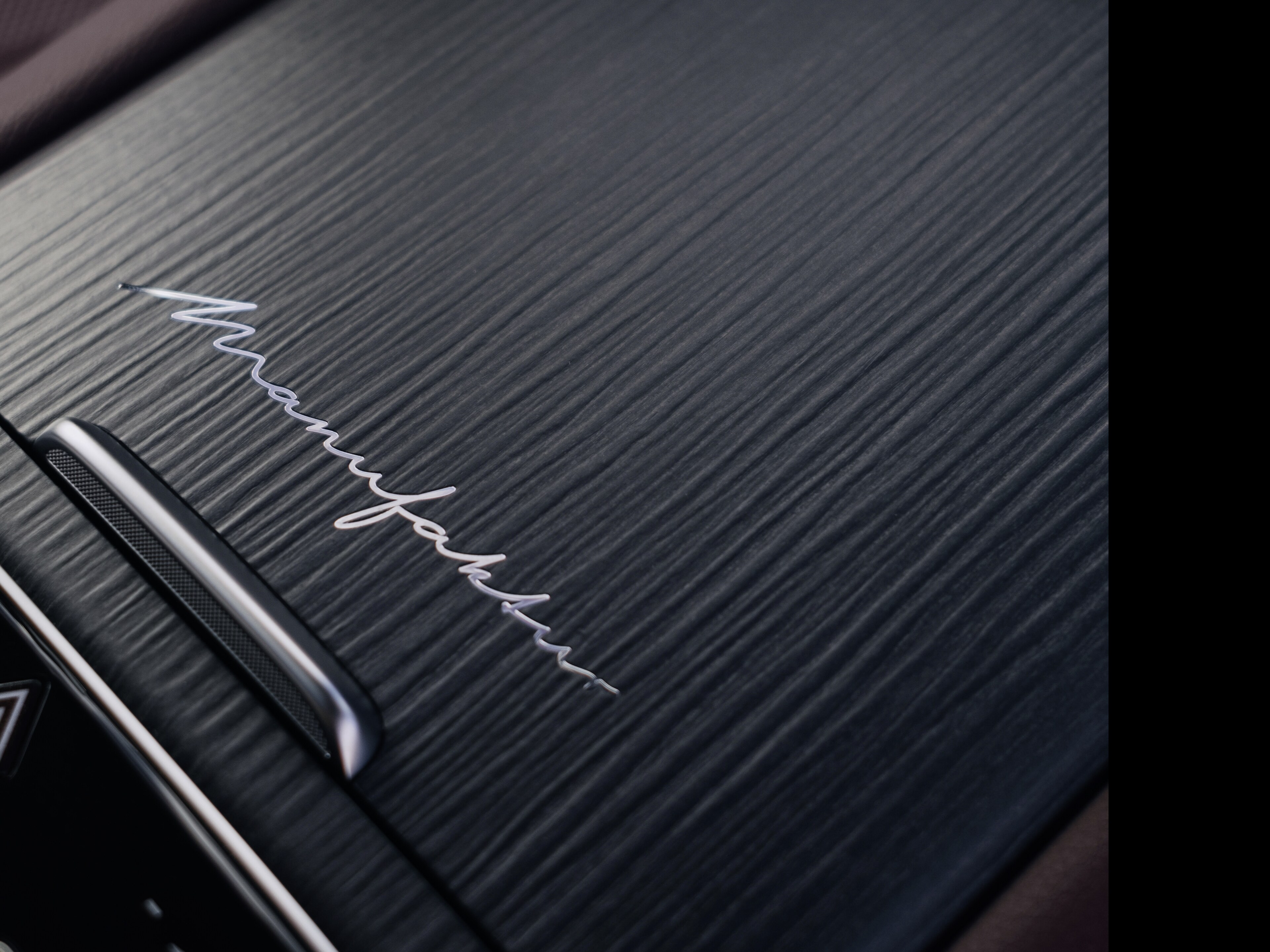 MANUFAKTUR | Marca | Mercedes-AMG MANUFAKTUR pentru Mercedes-AMG.